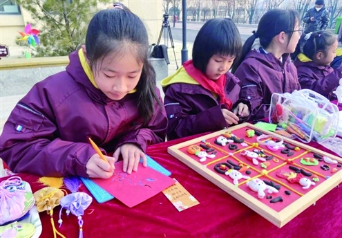 让学生感受中华优秀传统文化的魅力,增强文化自信